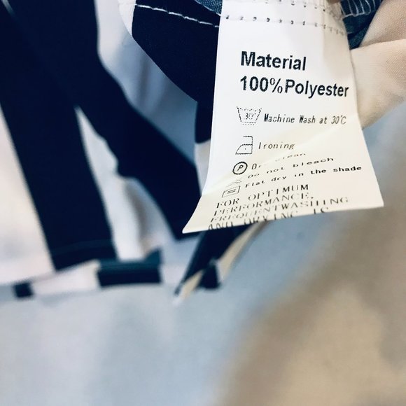 Finndi Men's Shirt NWT Button Down Short Sleeve Stripped Black and White Size X - Picture 2 of 5